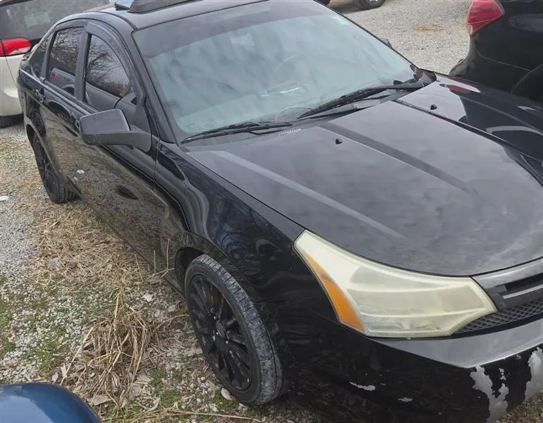 2010 Ford Focus, photo 2