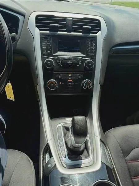 2015 Ford Fusion, photo 2