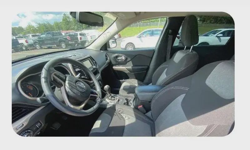 2018 Jeep Cherokee, photo 3