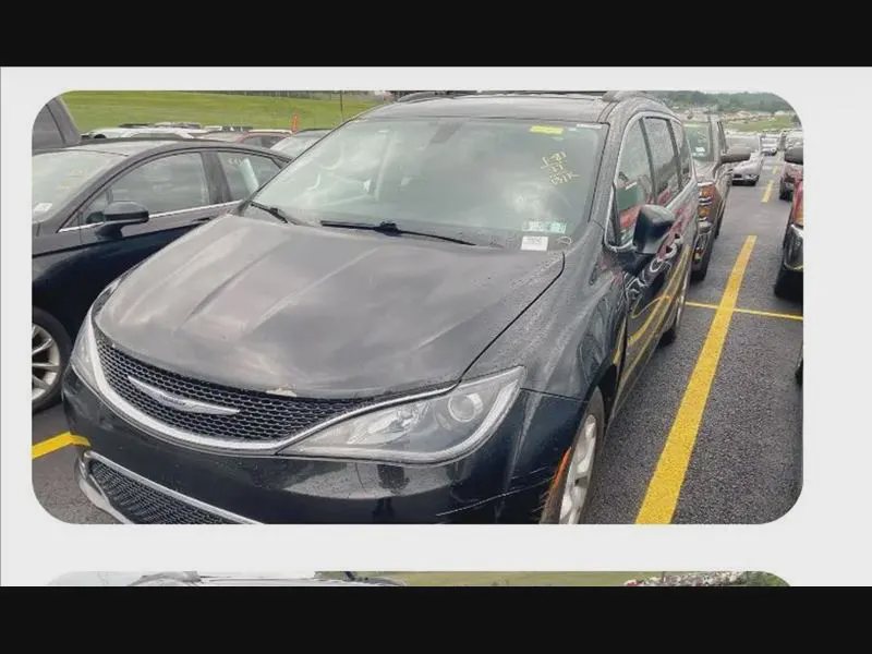 2017 Chrysler Pacifica, photo 1
